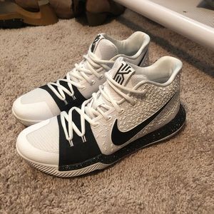 Nike Kyrie 3 TB White-Black  Very clean!